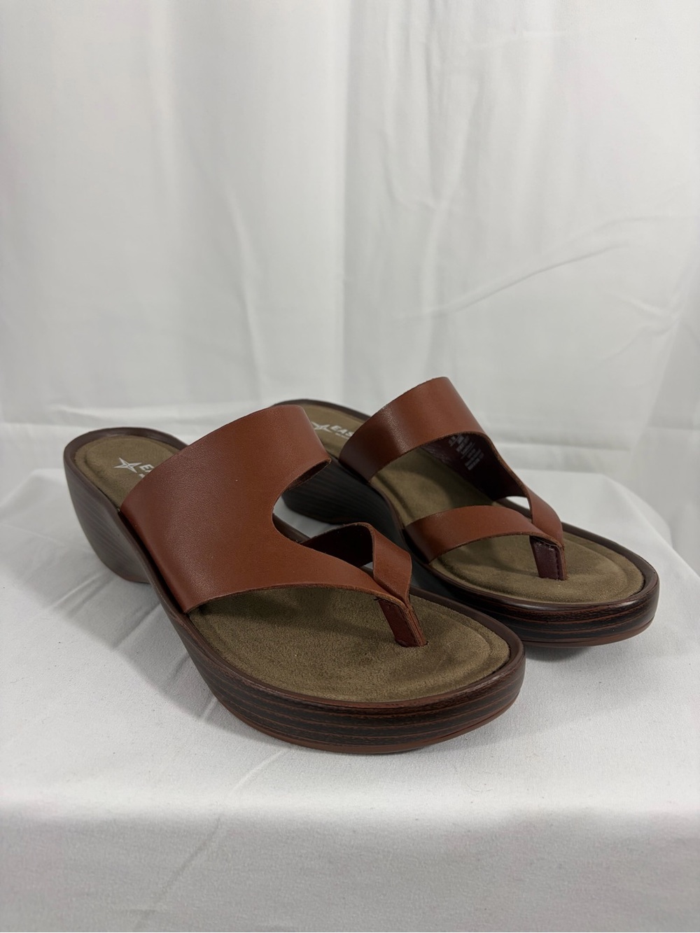 NWT Eastland Women's Size 7 Tan Leather Thong Wedge Sandals